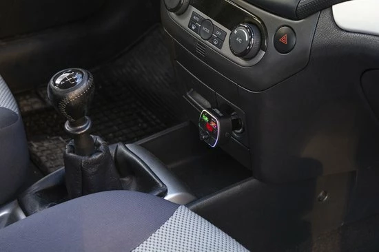 Groothandel π₯ Technaxx FMT1600BT Bluetooth FM Transmitter - Met Spraakassistent - USB-C PD 20W - Zwart/RGB π₯° 5 Groothandel π₯ Technaxx FMT1600BT Bluetooth FM Transmitter - Met Spraakassistent - USB-C PD 20W - Zwart/RGB π₯° - Afbeelding 5